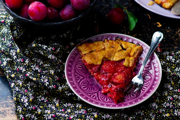 Gallet con salvado y ciruela. estilo rústico — Foto de Stock