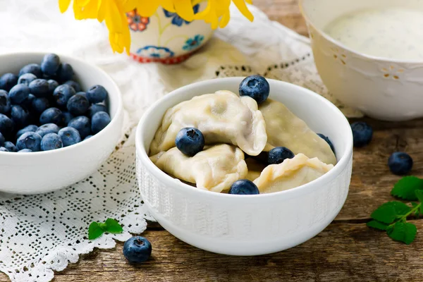 Vareniki mit Blaubeeren — Stockfoto