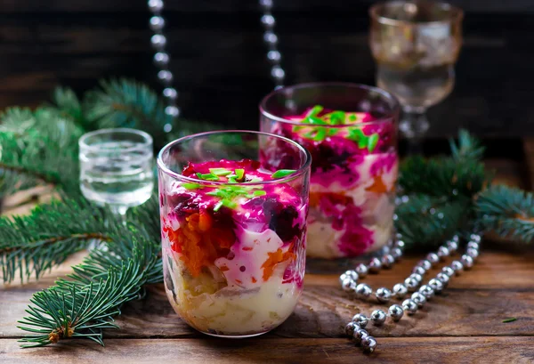 Salada de arenque de Ano Novo russo tradicional — Fotografia de Stock