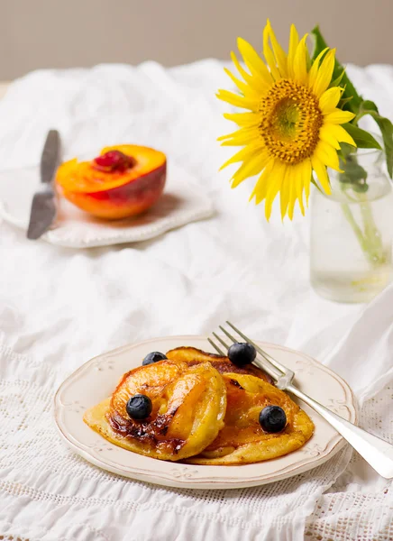 Tortitas de melocotón caramelizadas — Foto de Stock