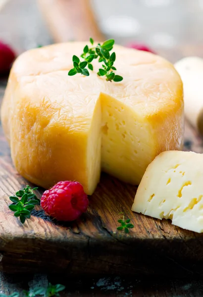 Smoced goat cheese .style vintage — Stock Photo, Image