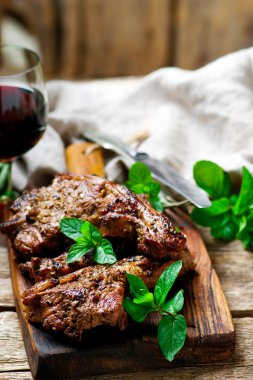 Nane ile Marine ızgara Kuzu pirzola 