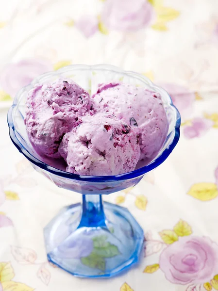 Blueberry ice cream — Stock Photo, Image