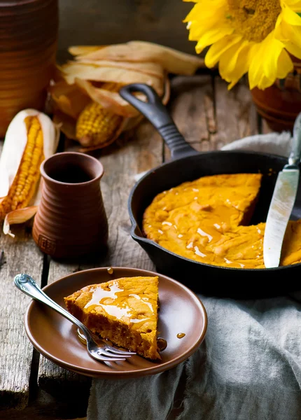 ESCOLHA DE PUMPKIN CORNBREAD . — Fotografia de Stock