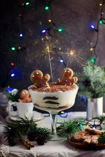 Eggnog Gingerbread Tiramisu的圣诞乡村背景 风格乡村音乐 选择性重点 — 图库照片