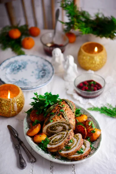 Porchetta Turquie Avec Clémentines Caramélisées Sur Fond Hristmas Style Rustic — Photo