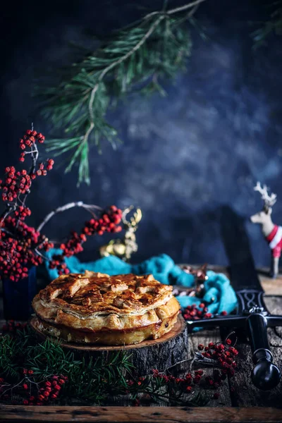 Fleischkuchen Mit Verschiedenen Fleischsorten Rustikaler Stil Selektiver Fokus — Stockfoto