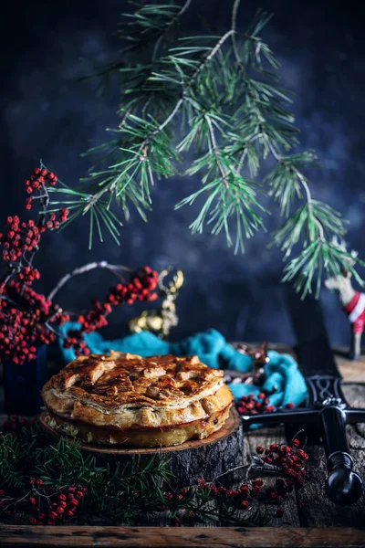 Torta Carne Com Diferentes Tipos Carne Estilo Rústico Foco Seletivo — Fotografia de Stock