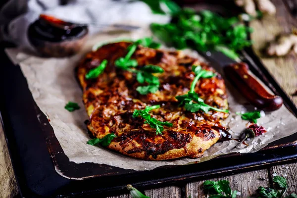 Vytáhl Kachní Pizzu Styl Rustikální Selektivní Zaměření — Stock fotografie