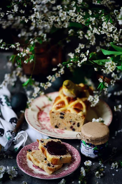 Bolo Pão Cruz Quente Bolos Páscoa Tradicionais Foco Seletivo — Fotografia de Stock