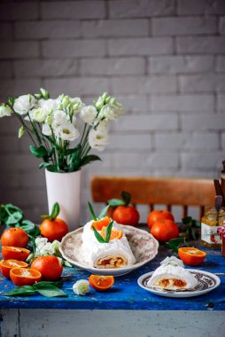 Mandalina reçelli krema... stil vintage.Seçici odaklanma