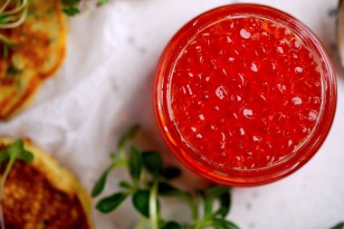 Kırmızı havyar. Süper manzara. Tarz kırsal. seçici odak