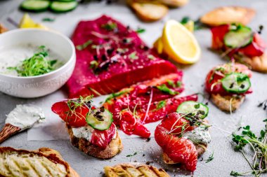 Pancar ve dereotlu somon Gravlax.style hugge.selektif odak