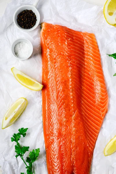 Raw Salmon Top View Selektivt Fokus — Stockfoto