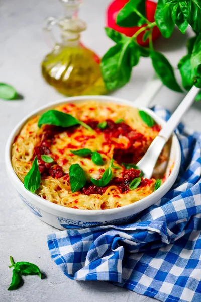 Bolonez Soslu Spagetti Tarz Sarılması Seçici Odaklanma — Stok fotoğraf