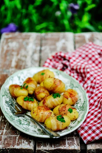 Baked Potato Bacon Owtdoor Photo Selective Focus — 스톡 사진