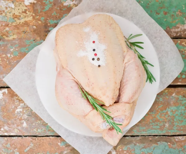 Poulet frais et brut de ferme — Photo