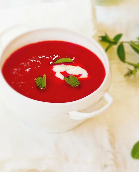 Beterraba e tomate sopa de dieta cremosa — Fotografia de Stock