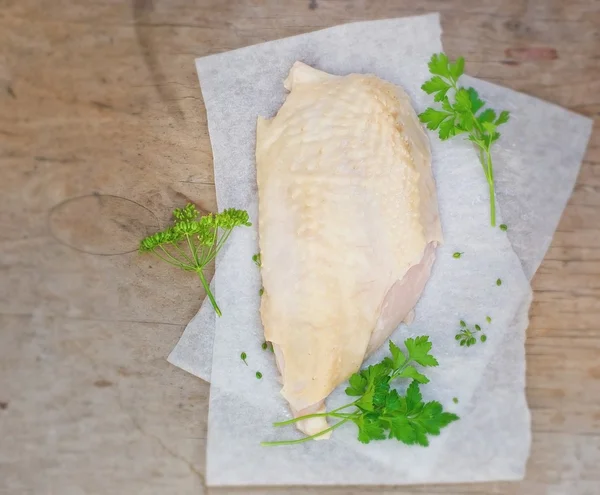 Poitrine de poulet fraîche et brute — Photo