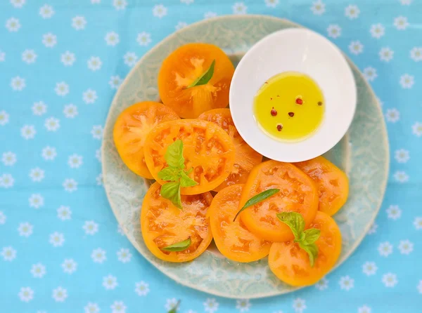 Olgun ve sulu sarı domates — Stok fotoğraf