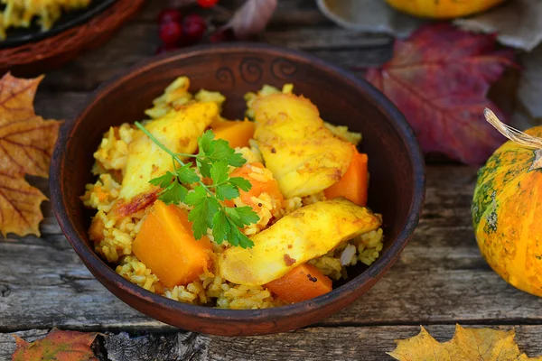 Rijst - een curry met vis en pompoen — Stockfoto