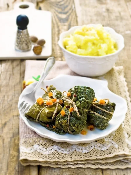 Cabbage rolls  from a Savoy cabbage with a salmon — Stock Photo, Image