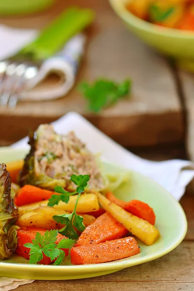 Baked pudding from a Savoy cabbage with meat — Stock Photo, Image