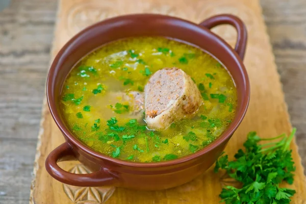 チキン首と鶏スープ。ユダヤ人の料理 — ストック写真