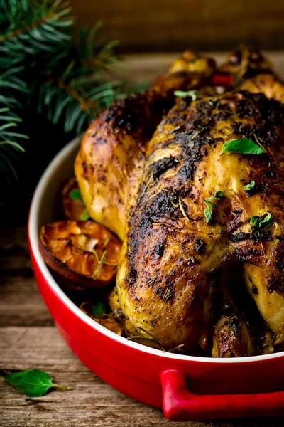 O frango cozido no forno — Fotografia de Stock