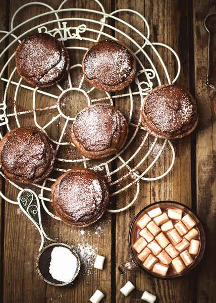 Čokoládové dortíky bouchee bábovka — Stock fotografie