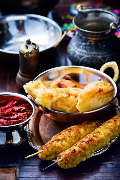 Luleh kebab, traditionella öst maträtt — Stockfoto