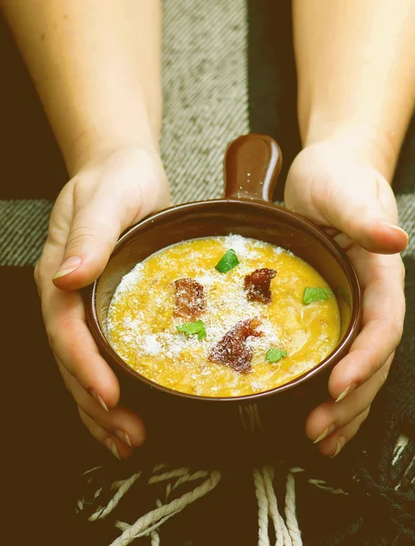 Gebackene Kartoffeln Specksuppe. — Stockfoto