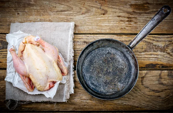 Pollo fresco y crudo de granja —  Fotos de Stock