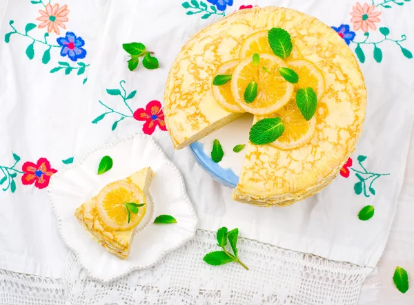 Blinis pie with the lemon curd. — Stock Photo, Image