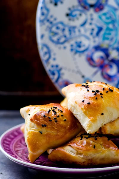 Samosa en un plato . —  Fotos de Stock