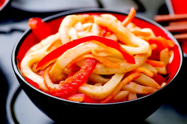 Calamari con verdure . — Foto Stock