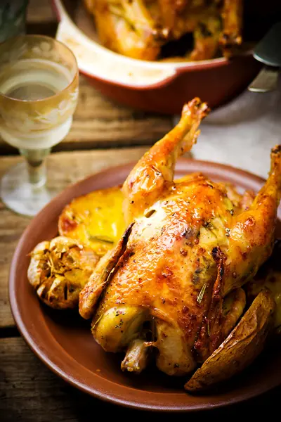 El pollo al horno con patata . — Foto de Stock