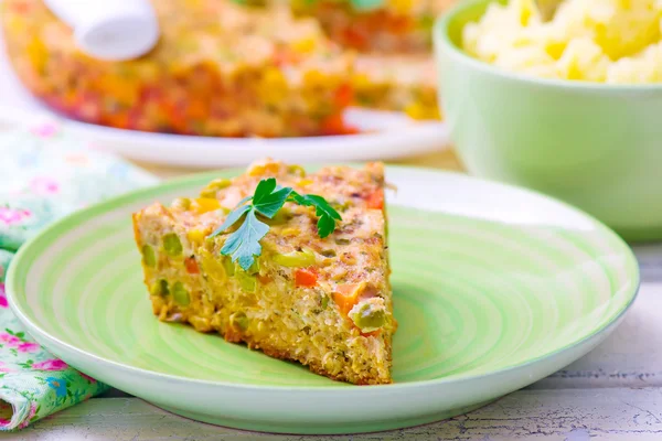 Cazuela de pollo con verduras — Foto de Stock