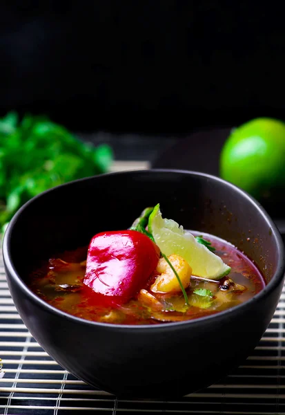 Zuppa Tom yam kung  . — Foto Stock