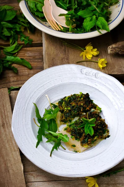 Il filetto di pesce al forno con un ramson — Foto Stock