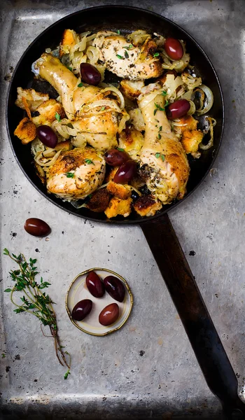 The baked chicken on a frying pan . — Stock Photo, Image