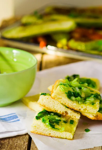 House focaccia with green onions sauce. — Stockfoto