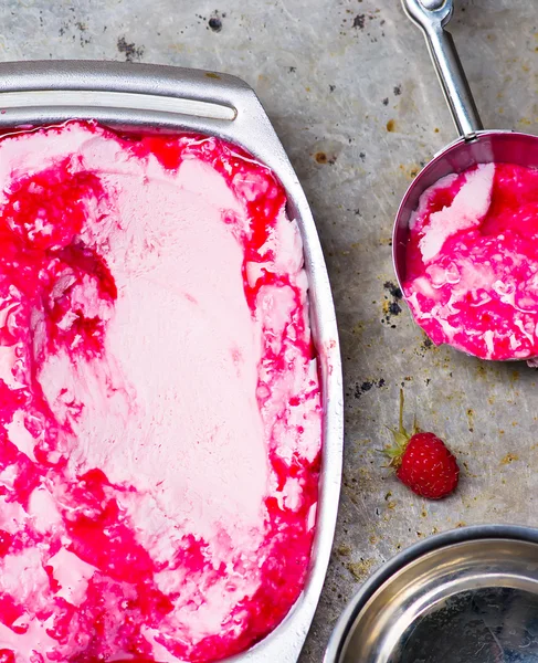 House raspberry ice cream — ストック写真