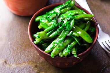 yeşil fasulye dan Gürcü salata 