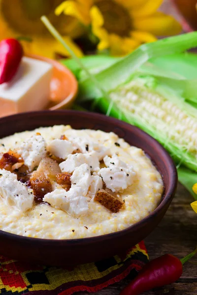 Banosh, un plato tradicional ucraniano de grano de maíz — Foto de Stock