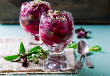 verrines içinde pancar meze 