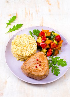 ızgara sebzeli bulgurun