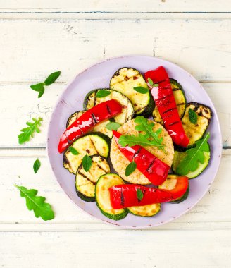 ızgara sebzeli bulgurun