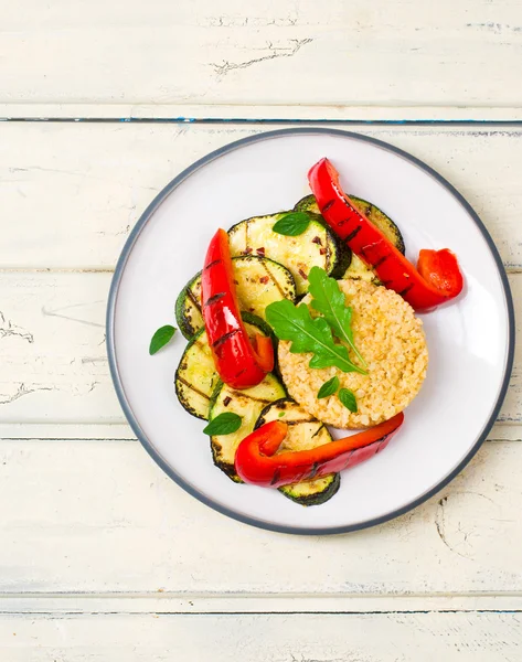 ızgara sebzeli bulgurun