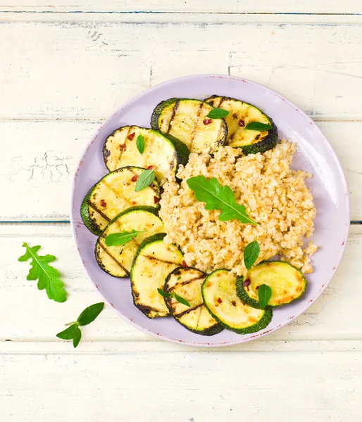 ızgara sebzeli bulgurun